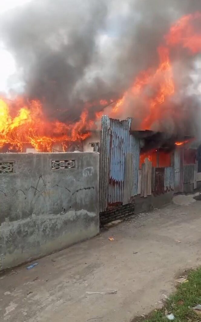 
					SI JAGO MERAH MENGAMUK DI BELAWAN, SATU RUMAH DI PULAU SICANANG LUDES TERBAKAR